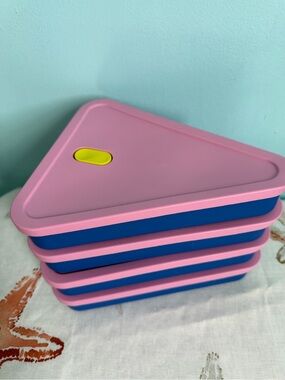 Blue and pink pizza-shaped lunchbox